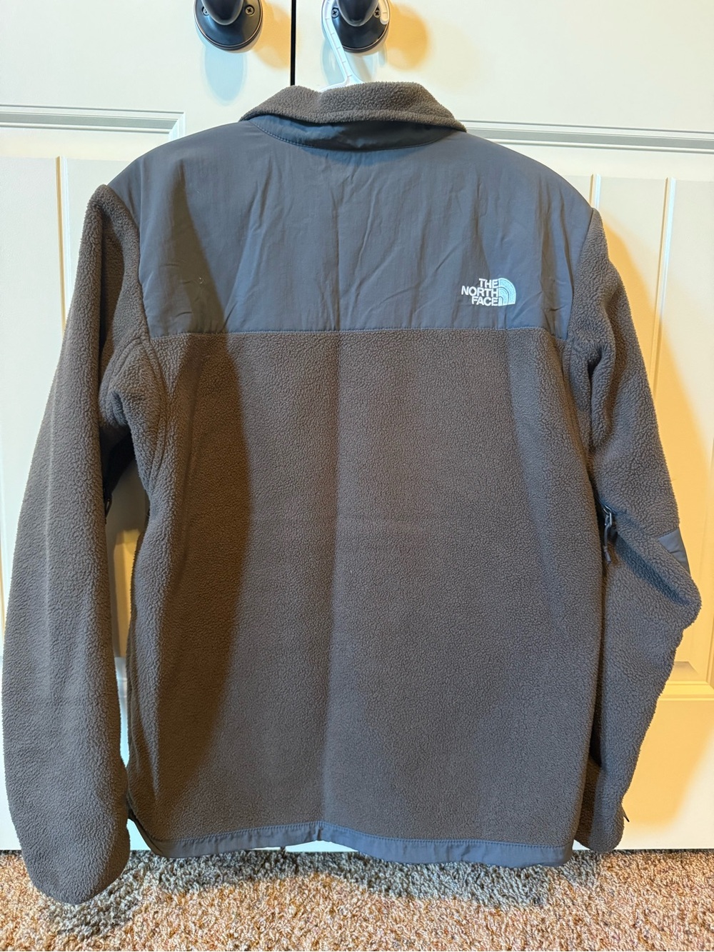 The North Face Men’s Dark Brown Fleece Jacket with Chest Panels - Picture 2 of 3